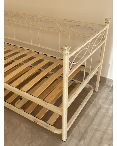 Divano Letto in Ferro Battuto Rosa Anna con Rete Estraibile | AESSEGI Divano Letto in Ferro Battuto Rosa Anna con Rete Estraibile | AESSEGI