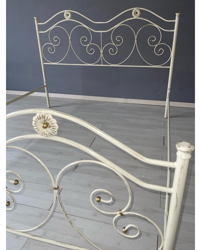 Letto Matrimoniale Ferro Battuto Laura | AESSEGI Letto Matrimoniale Ferro Battuto Laura | AESSEGI