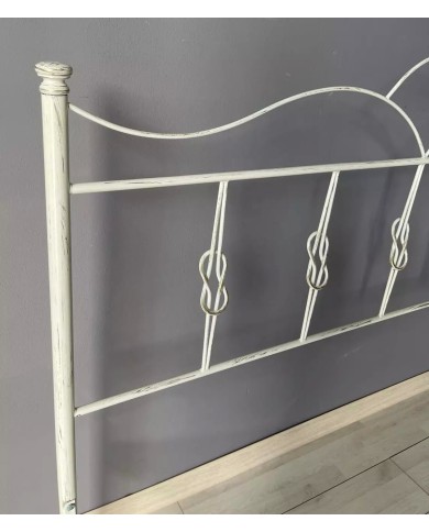 Letto Matrimoniale in Ferro Battuto Fiocco con Giroletto (senza pediera) Letto Matrimoniale in Ferro Battuto Fiocco con Giroletto (senza pediera)