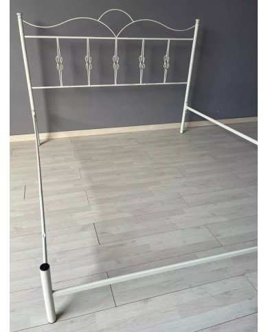 Letto Matrimoniale in Ferro Battuto Fiocco con Giroletto (senza pediera) Letto Matrimoniale in Ferro Battuto Fiocco con Giroletto (senza pediera)