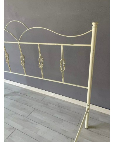 Letto Matrimoniale in Ferro Battuto Fiocco con Giroletto (senza pediera) Letto Matrimoniale in Ferro Battuto Fiocco con Giroletto (senza pediera)