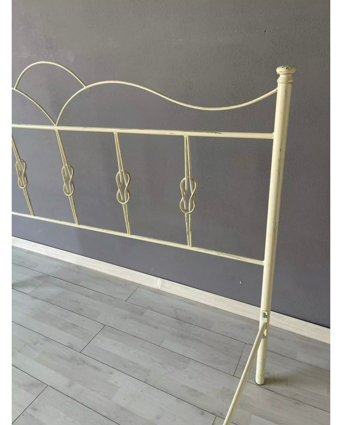 Letto Matrimoniale in Ferro Battuto Fiocco con Giroletto (senza pediera)