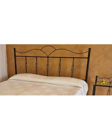 Letto Matrimoniale in Ferro Battuto Fiocco con Giroletto (senza pediera) Letto Matrimoniale in Ferro Battuto Fiocco con Giroletto (senza pediera)