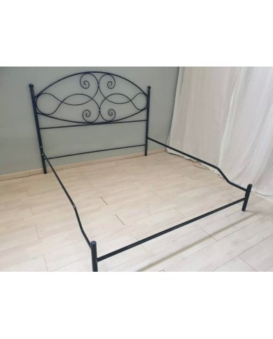 Letto Matrimoniale Ferro Battuto Gentjana con Giroletto | AESSEGI 	• Letto Matrimoniale Ferro Battuto Gentjana con Giroletto | AESSEGI 	•