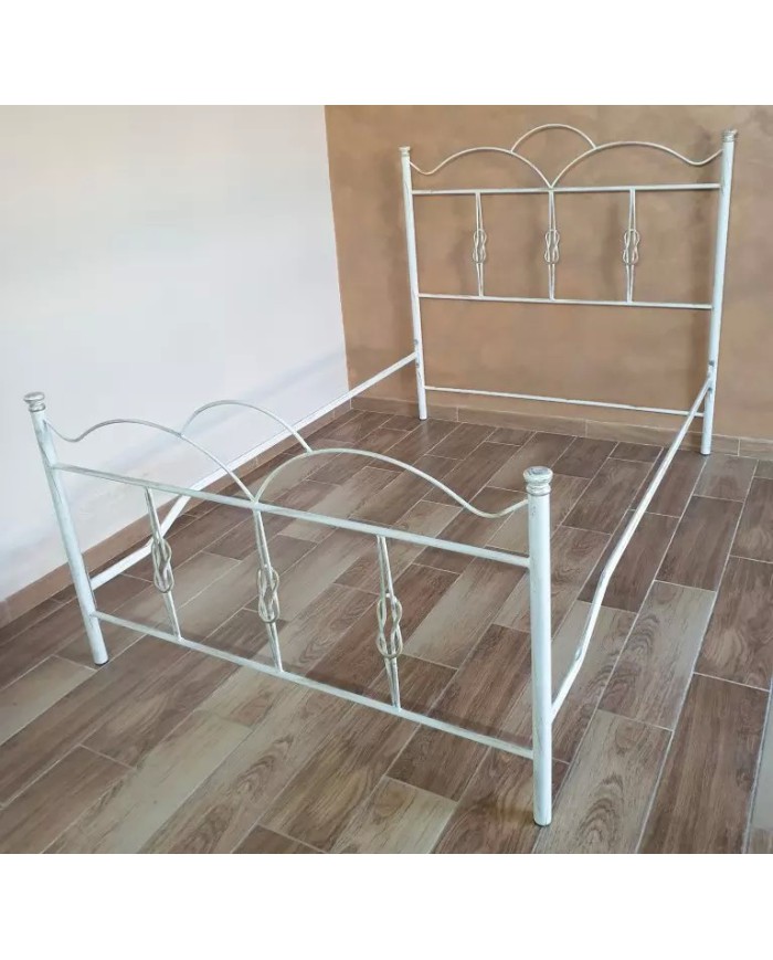 Letto una Piazza e Mezza in Ferro Battuto Fiocco | AESSEGI Letto una Piazza e Mezza in Ferro Battuto Fiocco | AESSEGI