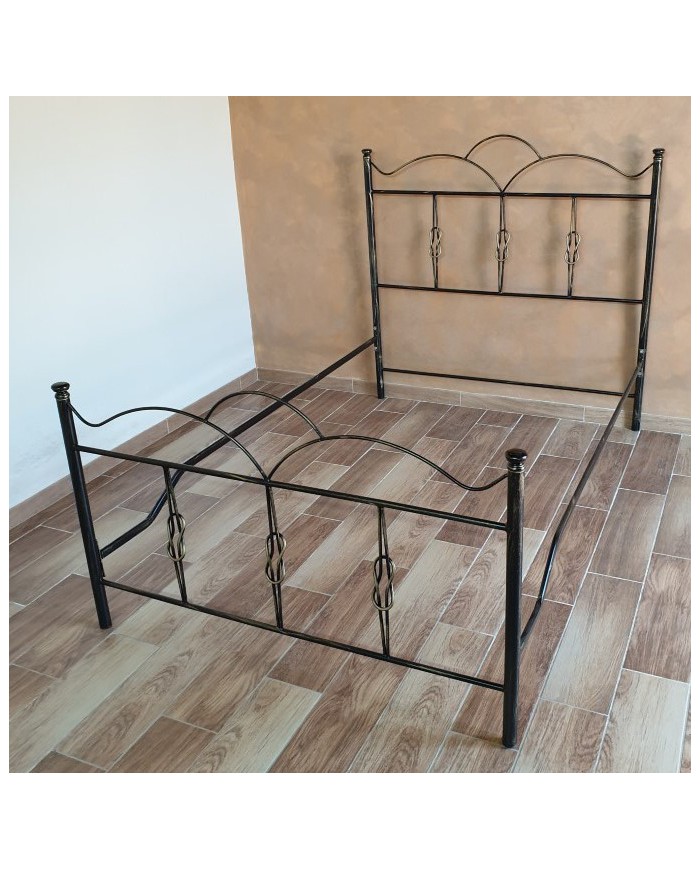 Letto una Piazza e Mezza in Ferro Battuto Fiocco | AESSEGI Letto una Piazza e Mezza in Ferro Battuto Fiocco | AESSEGI