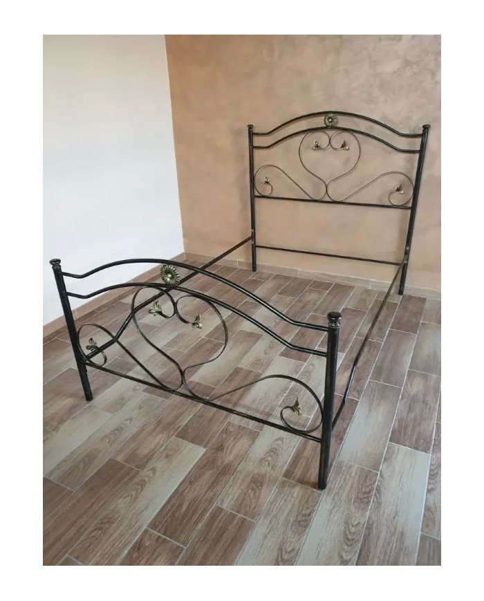 Letto una Piazza e Mezza in Ferro Battuto Cuore | AESSEGI Letto una Piazza e Mezza in Ferro Battuto Cuore | AESSEGI
