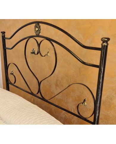 Letto una Piazza e Mezza in Ferro Battuto Cuore | AESSEGI Letto una Piazza e Mezza in Ferro Battuto Cuore | AESSEGI