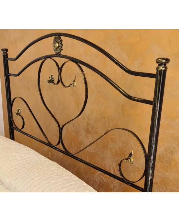 Letto una Piazza e Mezza in Ferro Battuto Cuore | AESSEGI Letto una Piazza e Mezza in Ferro Battuto Cuore | AESSEGI