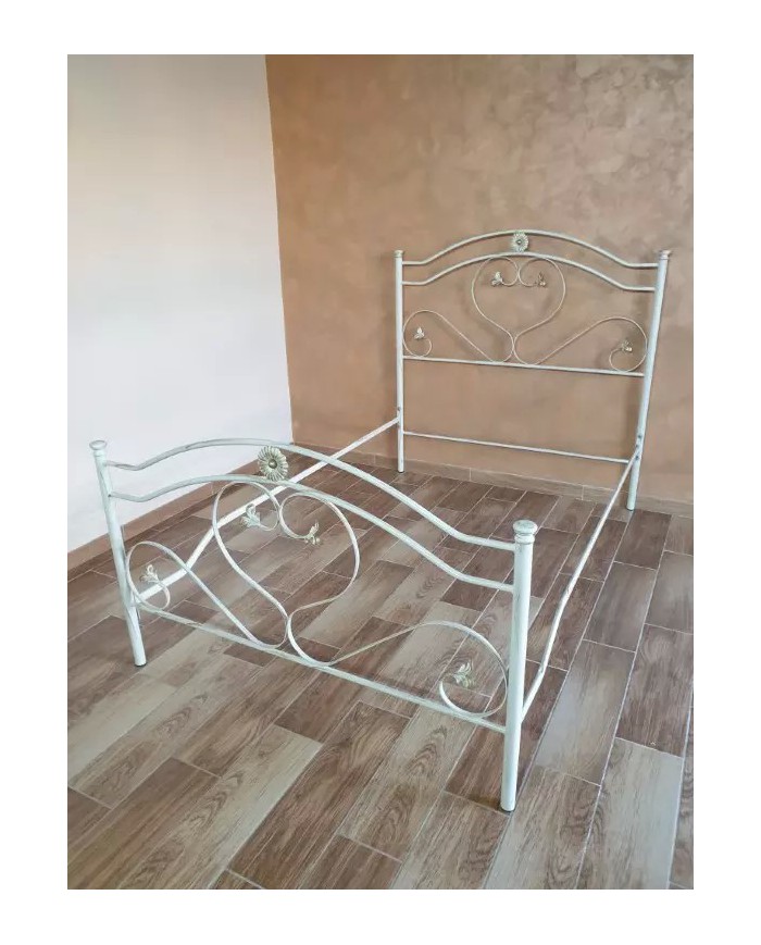Letto una Piazza e Mezza in Ferro Battuto Cuore | AESSEGI Letto una Piazza e Mezza in Ferro Battuto Cuore | AESSEGI