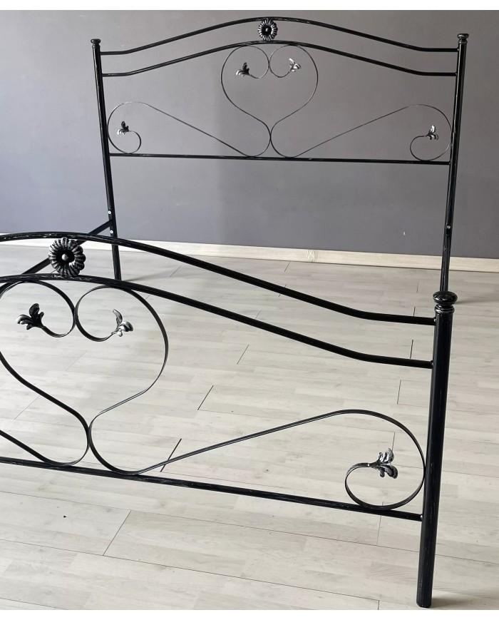 Letto Matrimoniale Cuore in Ferro Battuto | AESSEGI