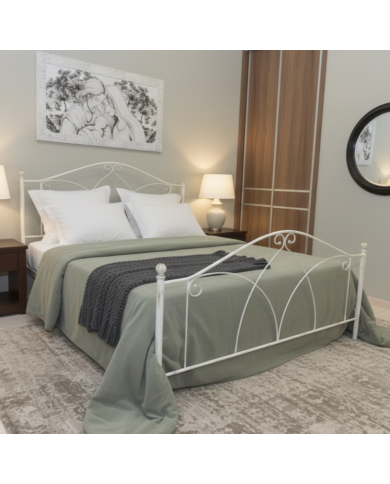 Letto matrimoniale "Denise" in ferro battuto artigianale. Linee sinuose, finitura Bianco e Oro.