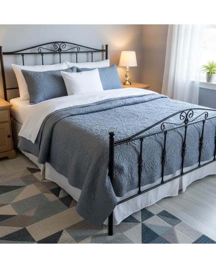 Letto Matrimoniale Damasco in ferro battuto artigianale. Eleganza classica e finitura Nero Opaco.