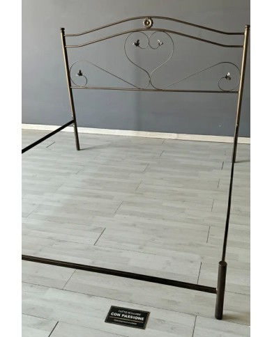Letto Matrimoniale Ferro Battuto Cuore con Giroletto | AESSEGI