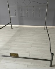 Letto Matrimoniale in Ferro Battuto Fiocco con Giroletto senza pediera