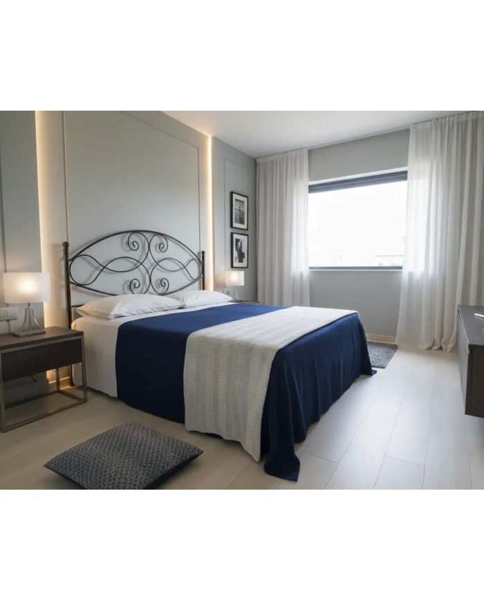 Letto Gentjana Nero Opaco (solo giroletto): eleganza in ferro battuto, linee essenziali e design 100% Made in Italy.