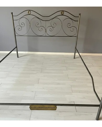 Letto Matrimoniale Ferro Battuto Laura con Giroletto | AESSEGI
