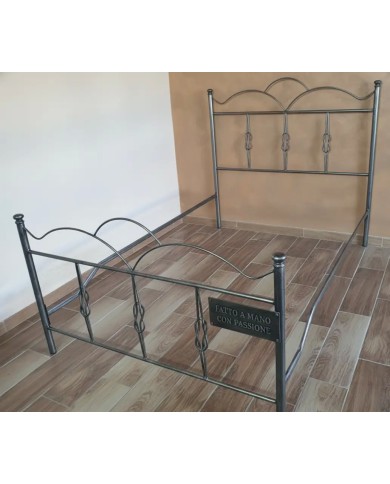 Letto una Piazza e Mezza in Ferro Battuto Fiocco | AESSEGI