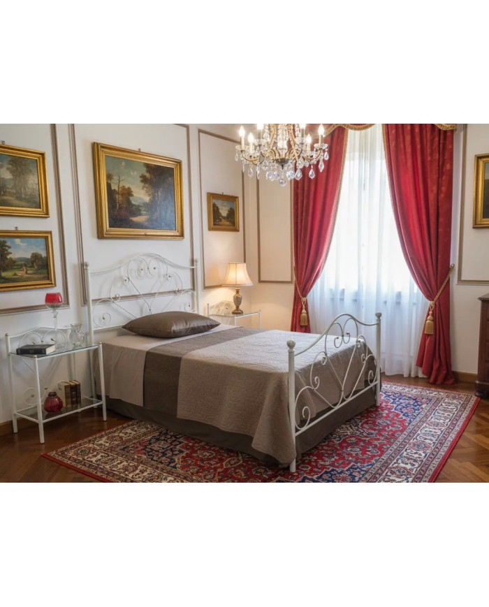 Letto una piazza e mezza Sogno in ferro battuto artigianale, finitura Bianco RAL 9010 decorato oro, per rete 120x190.