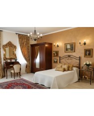 Testata letto una piazza e mezza Cuore in ferro battuto artigianale con giroletto,  finitura Nero oro, per rete 120x190.