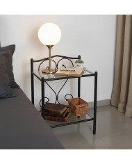 Comodino Sogno in ferro battuto artigianale, finitura Nero opaco, con doppio ripiano in vetro trasparente. Made in Italy.