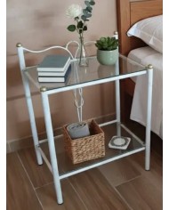 Comodino Fiocco in ferro battuto artigianale, finitura Bianco oro, con doppio ripiano in vetro. 100% Made in Italy.