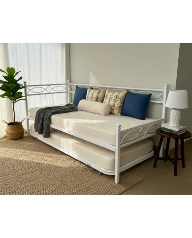 Dormeuse Rosa Anna in ferro battuto con rete estraibile. Trasforma il divano singolo in un comodo letto doppio.