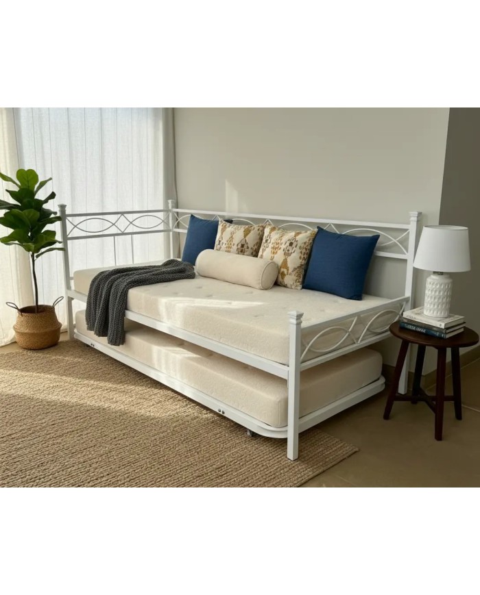 Dormeuse Rosa Anna in ferro battuto con rete estraibile. Trasforma il divano singolo in un comodo letto doppio.